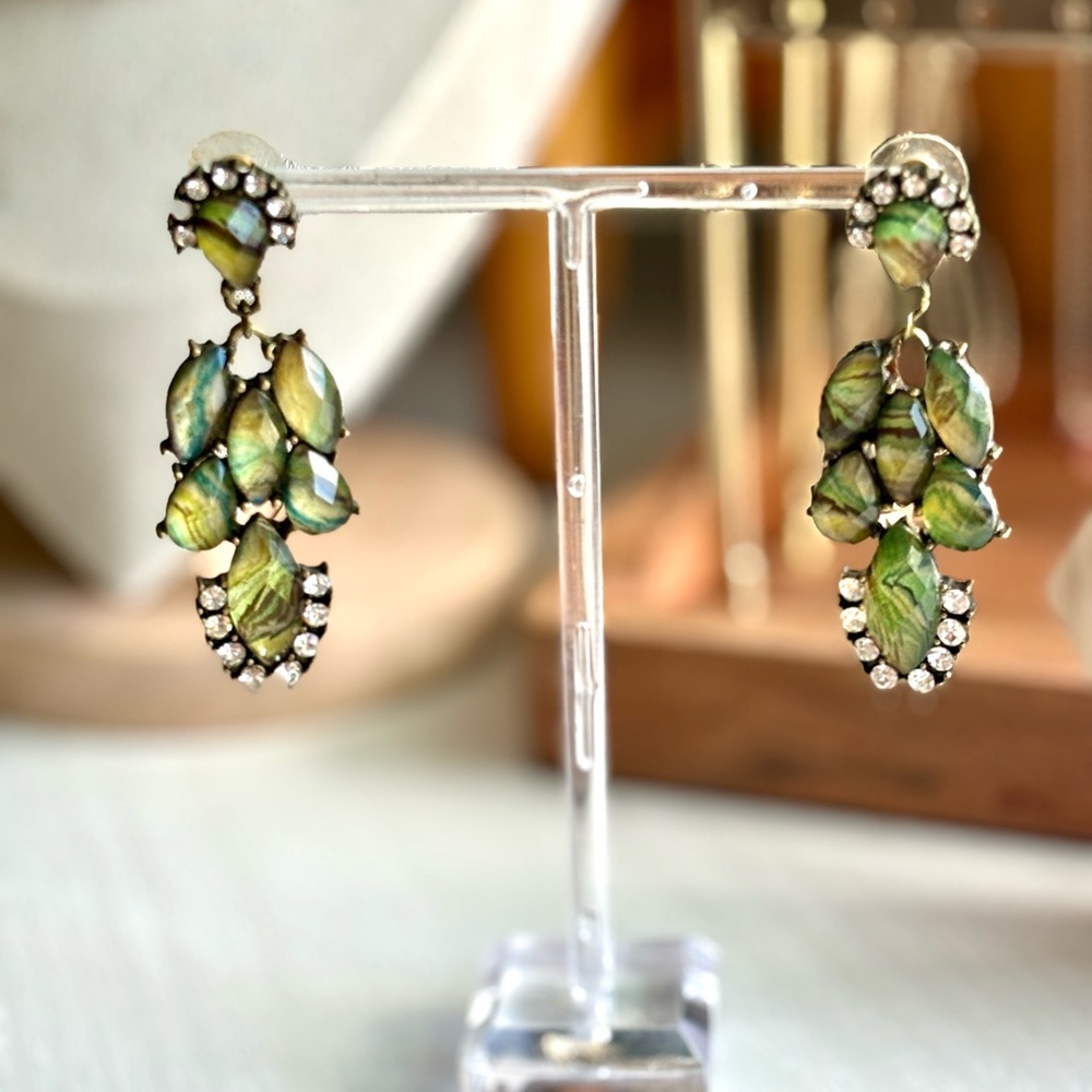 🌟BUY 1 GET 1 FREE🌟 Glamorous post back earrings